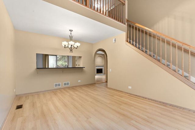 620 N CHARTER HALL Drive, Palatine, IL 60067