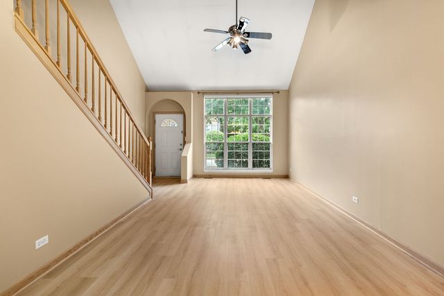 620 N CHARTER HALL Drive, Palatine, IL 60067