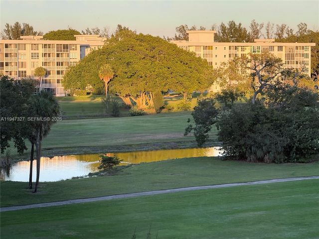 2851 S Palm Aire Dr 506, Pompano Beach, FL 33069