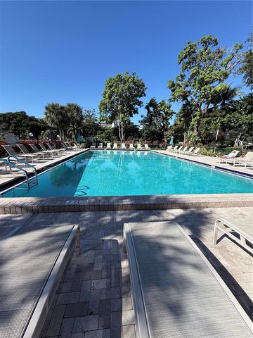 2851 S Palm Aire Dr 506, Pompano Beach, FL 33069