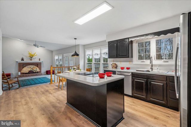 8010 CRADDOCK RD, Greenbelt, MD 20770