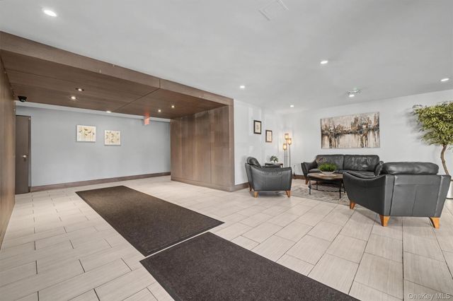 505 Central Avenue 618, White Plains, NY 10606