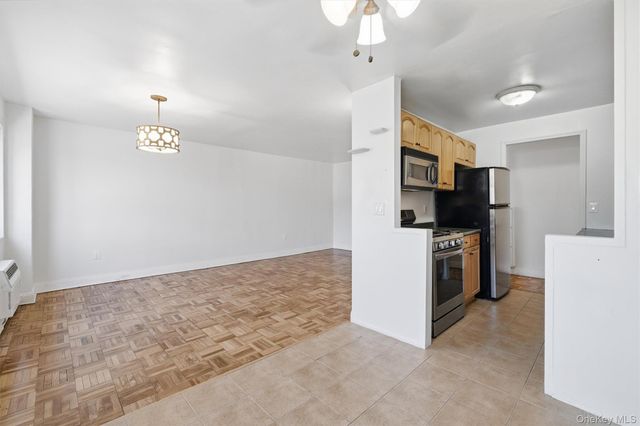 505 Central Avenue 618, White Plains, NY 10606