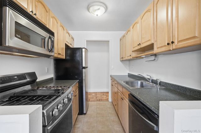 505 Central Avenue 618, White Plains, NY 10606