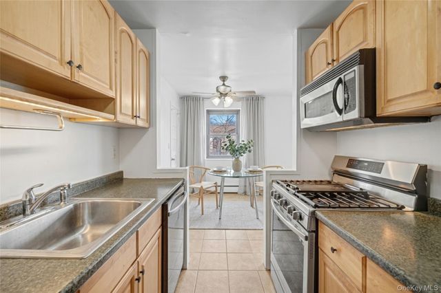 505 Central Avenue 618, White Plains, NY 10606