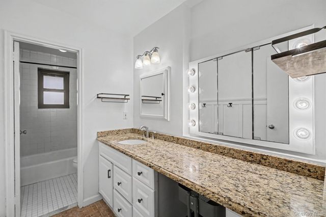 505 Central Avenue 618, White Plains, NY 10606