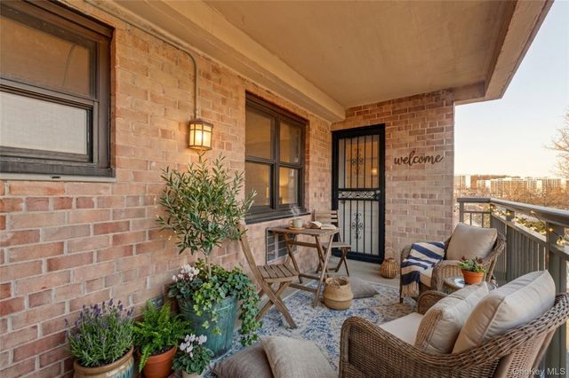 505 Central Avenue 618, White Plains, NY 10606