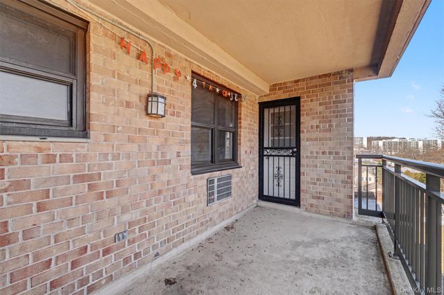 505 Central Avenue 618, White Plains, NY 10606