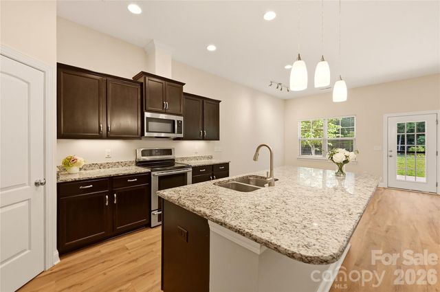 16408 Mckee Ridge Drive, Charlotte, NC 28278