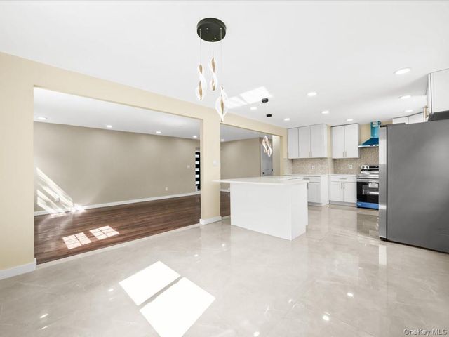 9 Honeysuckle, Kings Park, NY 11754
