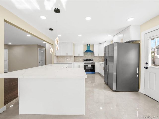 9 Honeysuckle, Kings Park, NY 11754