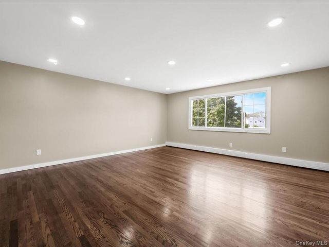 9 Honeysuckle, Kings Park, NY 11754