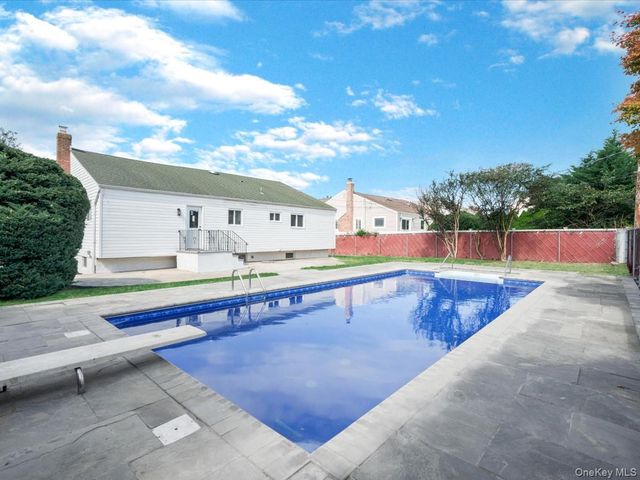 9 Honeysuckle, Kings Park, NY 11754