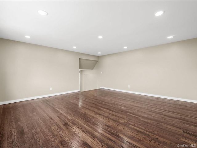 9 Honeysuckle, Kings Park, NY 11754