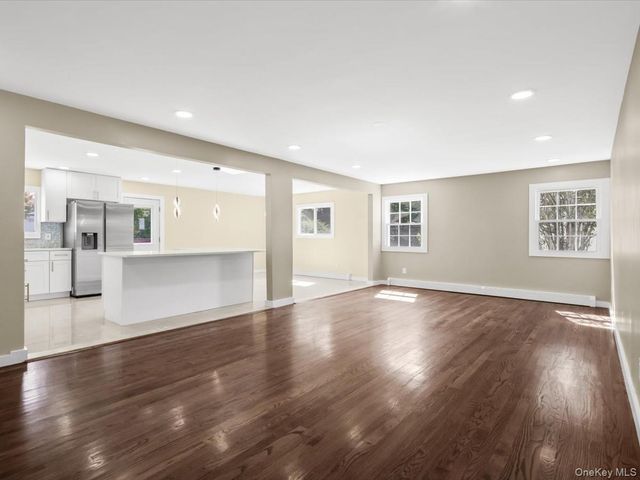 9 Honeysuckle, Kings Park, NY 11754