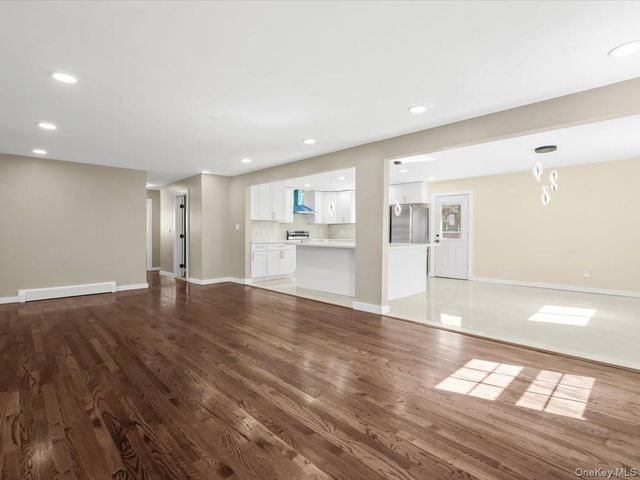 9 Honeysuckle, Kings Park, NY 11754