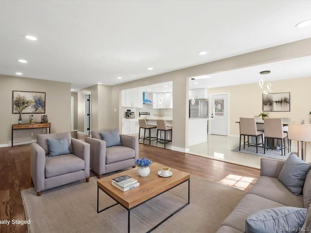 9 Honeysuckle, Kings Park, NY 11754