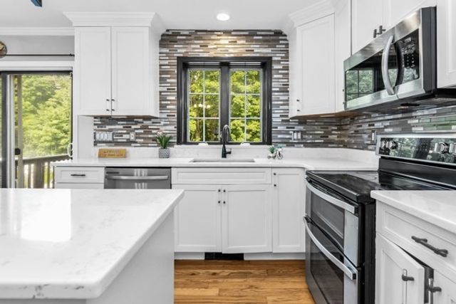30 Johnson St, Peabody, MA 01960