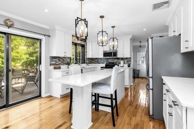 30 Johnson St, Peabody, MA 01960