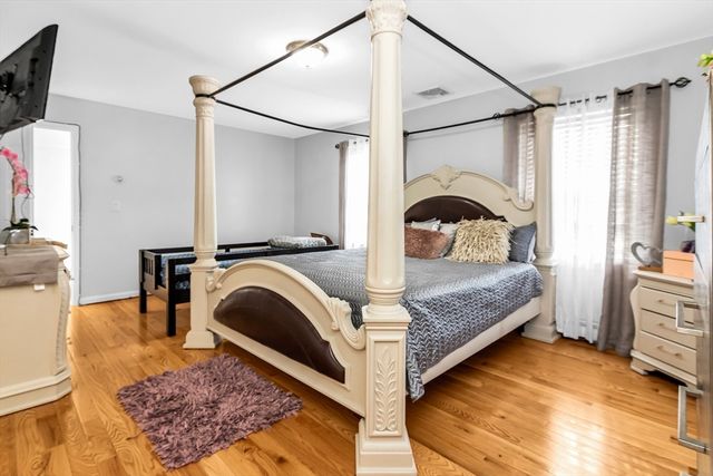 30 Johnson St, Peabody, MA 01960