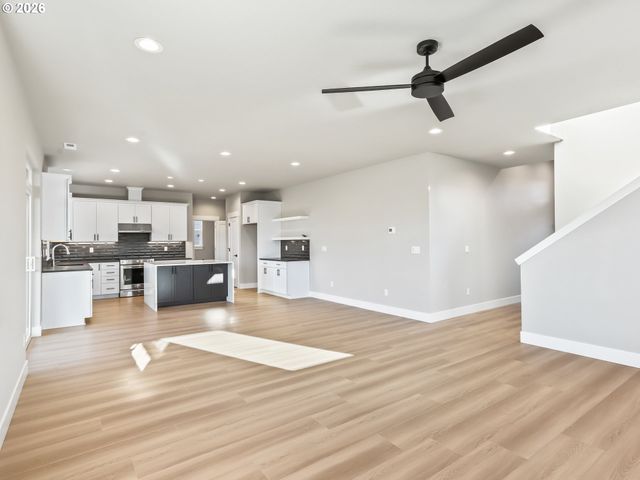 2006 E BADGER Way 2, La Center, WA 98629