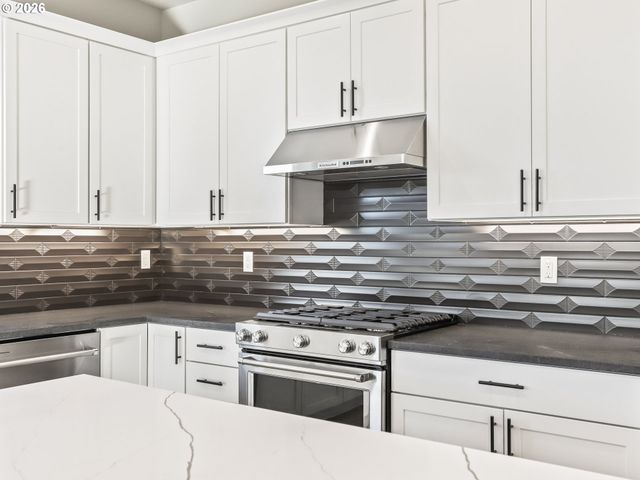 2006 E BADGER Way 2, La Center, WA 98629