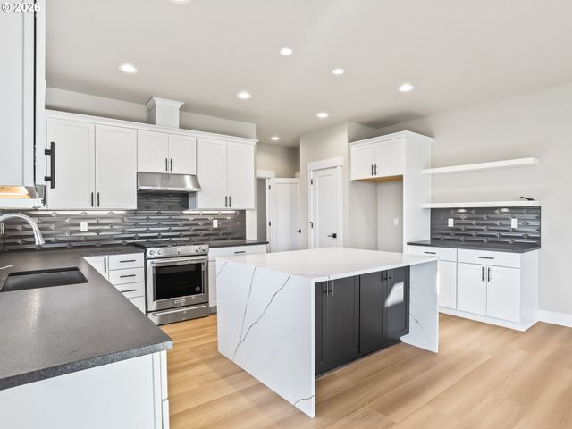 2006 E BADGER Way 2, La Center, WA 98629