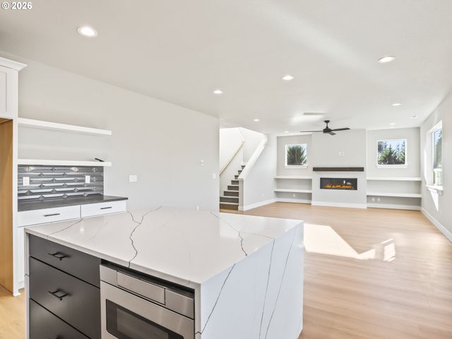 2006 E BADGER Way 2, La Center, WA 98629