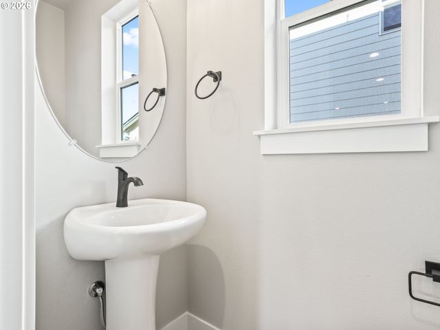 2006 E BADGER Way 2, La Center, WA 98629