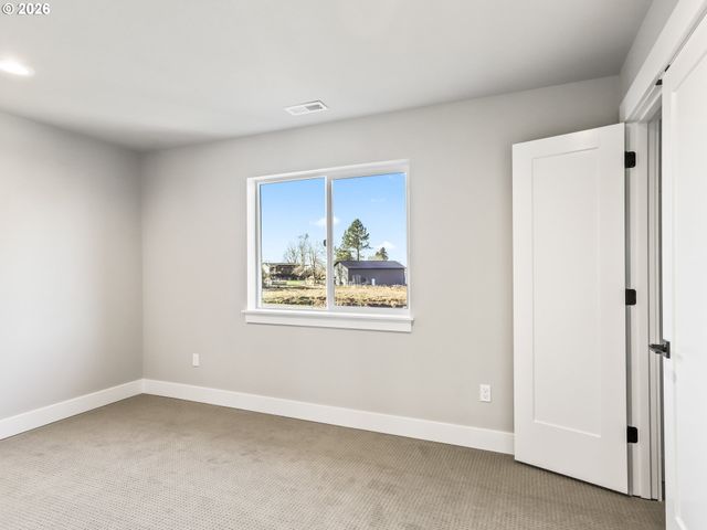 2006 E BADGER Way 2, La Center, WA 98629