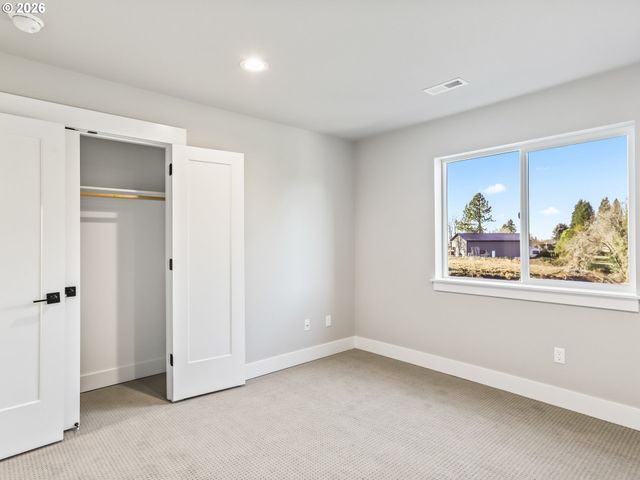 2006 E BADGER Way 2, La Center, WA 98629