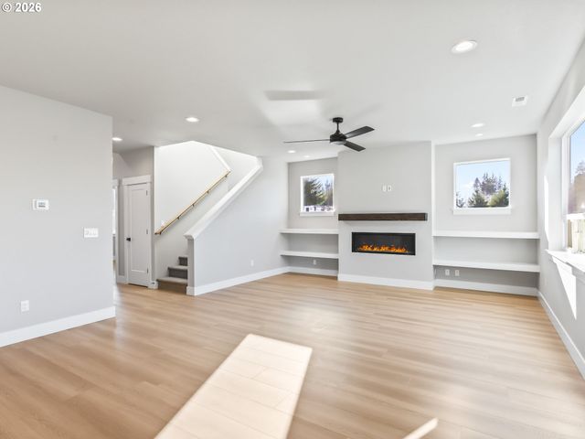 2006 E BADGER Way 2, La Center, WA 98629