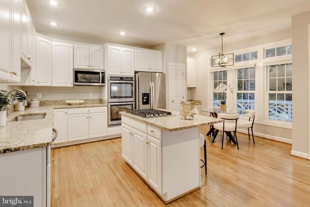 8026 KIDWELL TOWN CT, Vienna, VA 22182