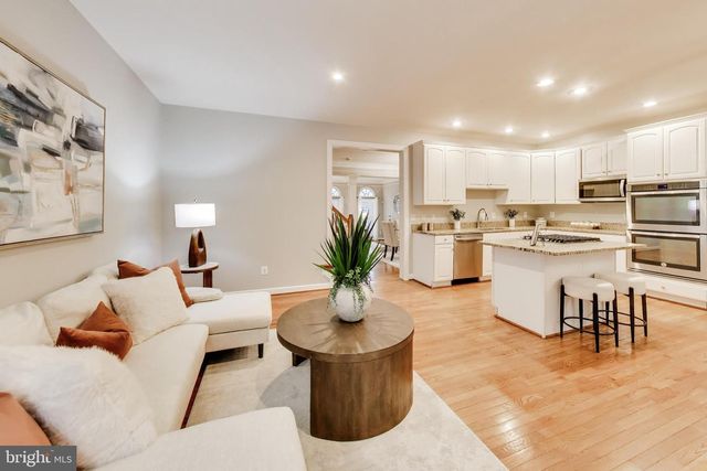 8026 KIDWELL TOWN CT, Vienna, VA 22182