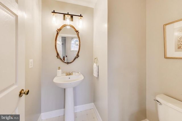 8026 KIDWELL TOWN CT, Vienna, VA 22182