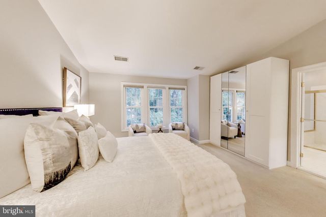 8026 KIDWELL TOWN CT, Vienna, VA 22182