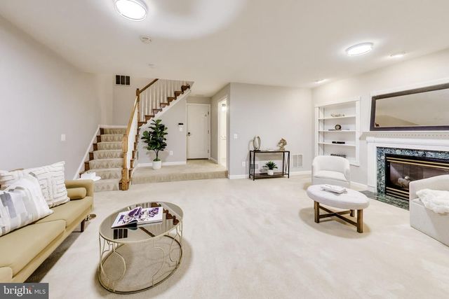8026 KIDWELL TOWN CT, Vienna, VA 22182