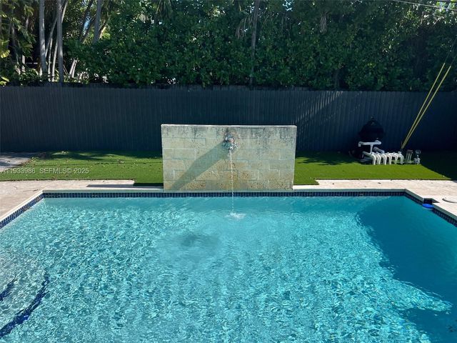 4575 Post Ave, Miami Beach, FL 33140