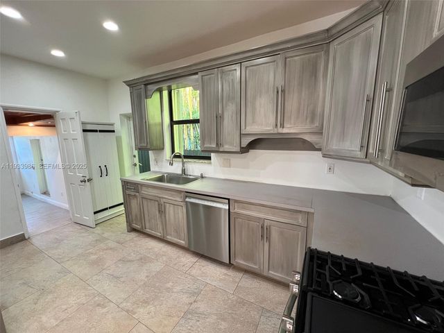 4575 Post Ave, Miami Beach, FL 33140