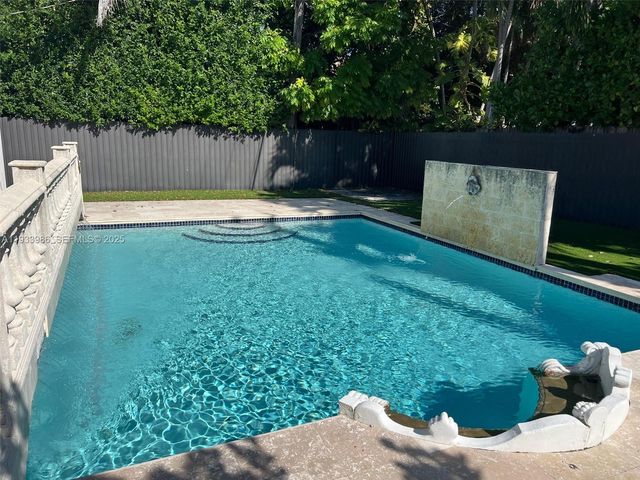 4575 Post Ave, Miami Beach, FL 33140