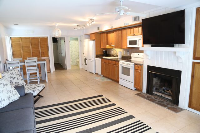 248 Driftwood Lane, Edisto Island, SC 29438