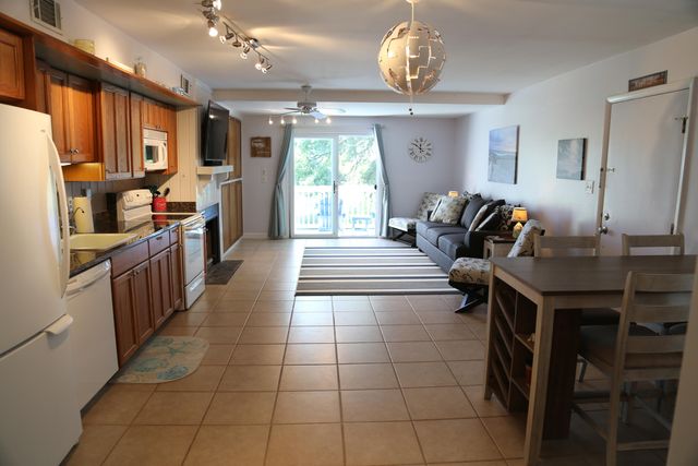 248 Driftwood Lane, Edisto Island, SC 29438