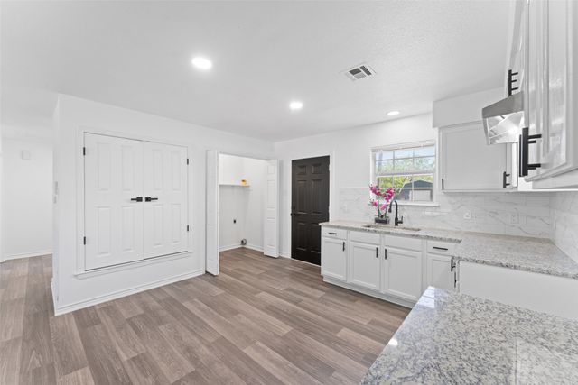 422 Mark Street, Hillsboro, TX 76645
