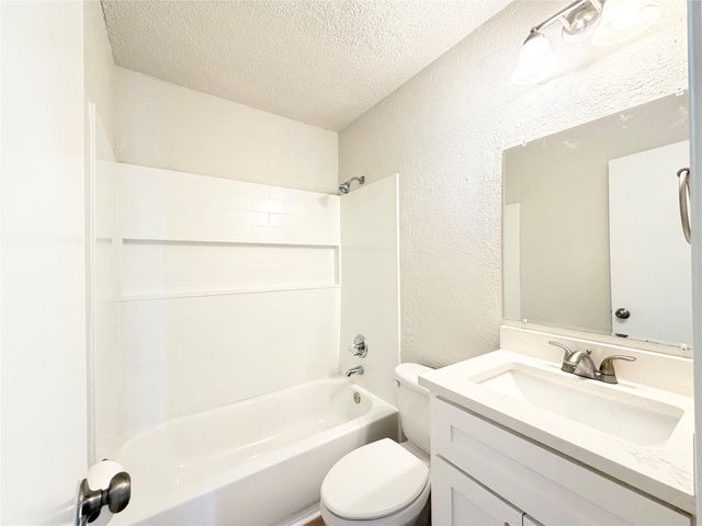 1915 Margalene WAY B, Austin, TX 78728