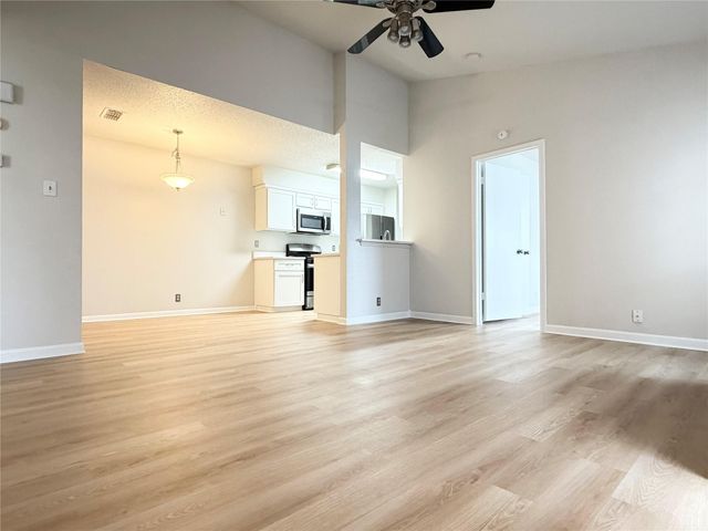 1915 Margalene WAY B, Austin, TX 78728