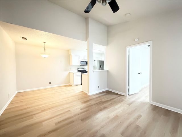 1915 Margalene WAY B, Austin, TX 78728