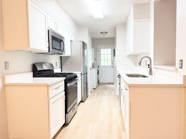 1915 Margalene WAY B, Austin, TX 78728
