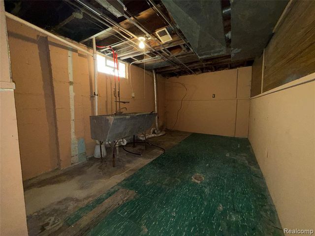 8614 Hubbell Street, Detroit, MI 48228