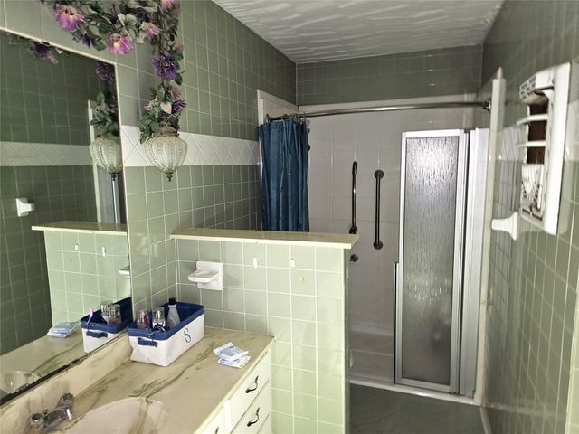 216 Westwood Road, Palestine, TX 75803