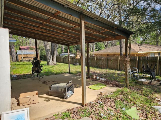 216 Westwood Road, Palestine, TX 75803